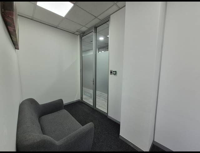 55M² OFFICE TO LET IN SANDTON CENTRAL